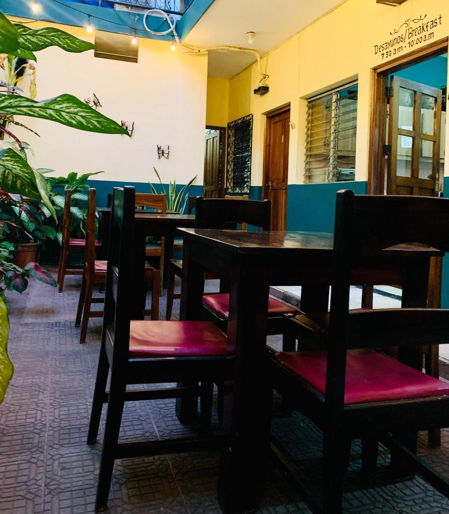 Hostal Fachente Leon Luaran gambar