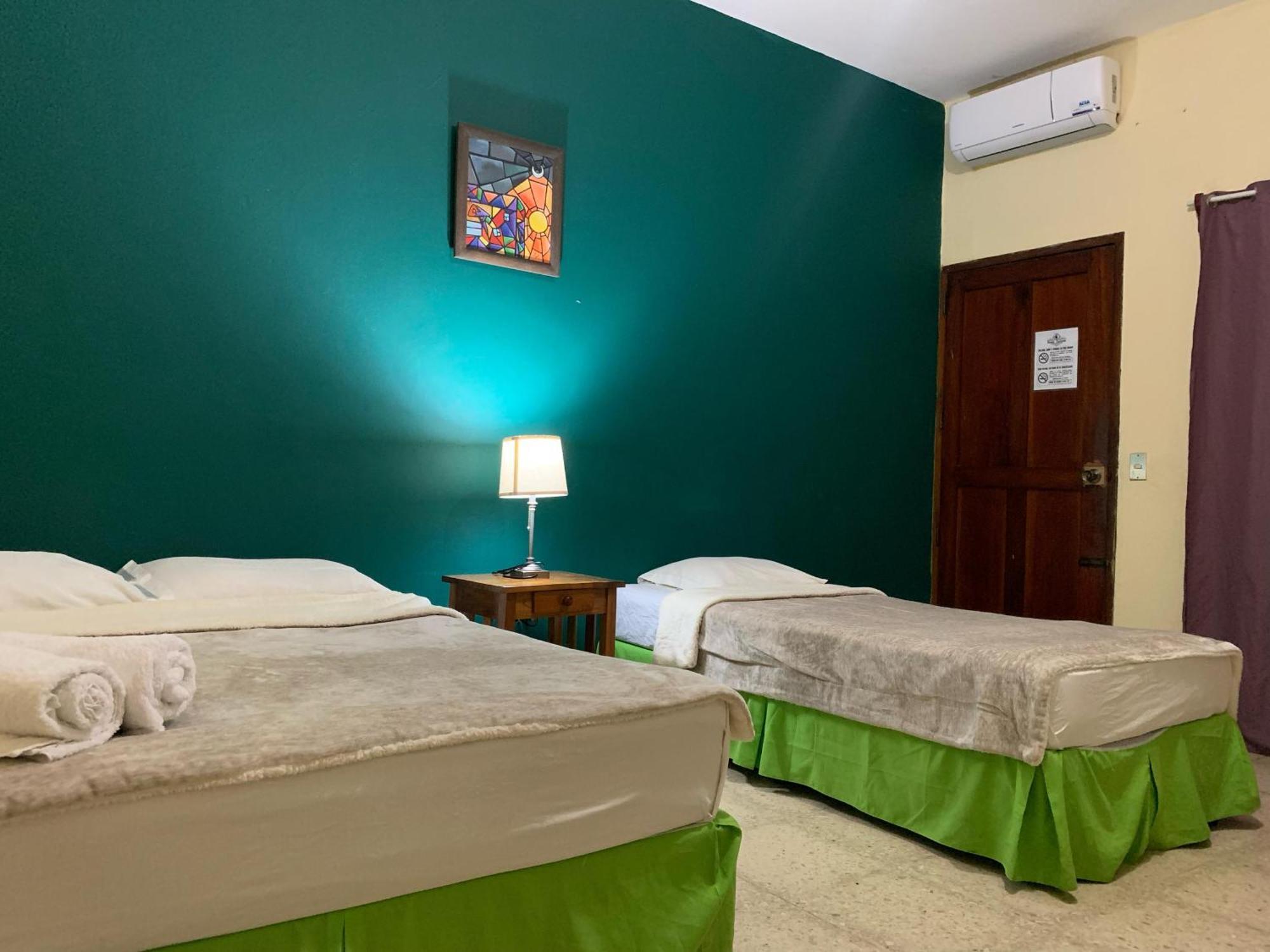 Hostal Fachente Leon Luaran gambar